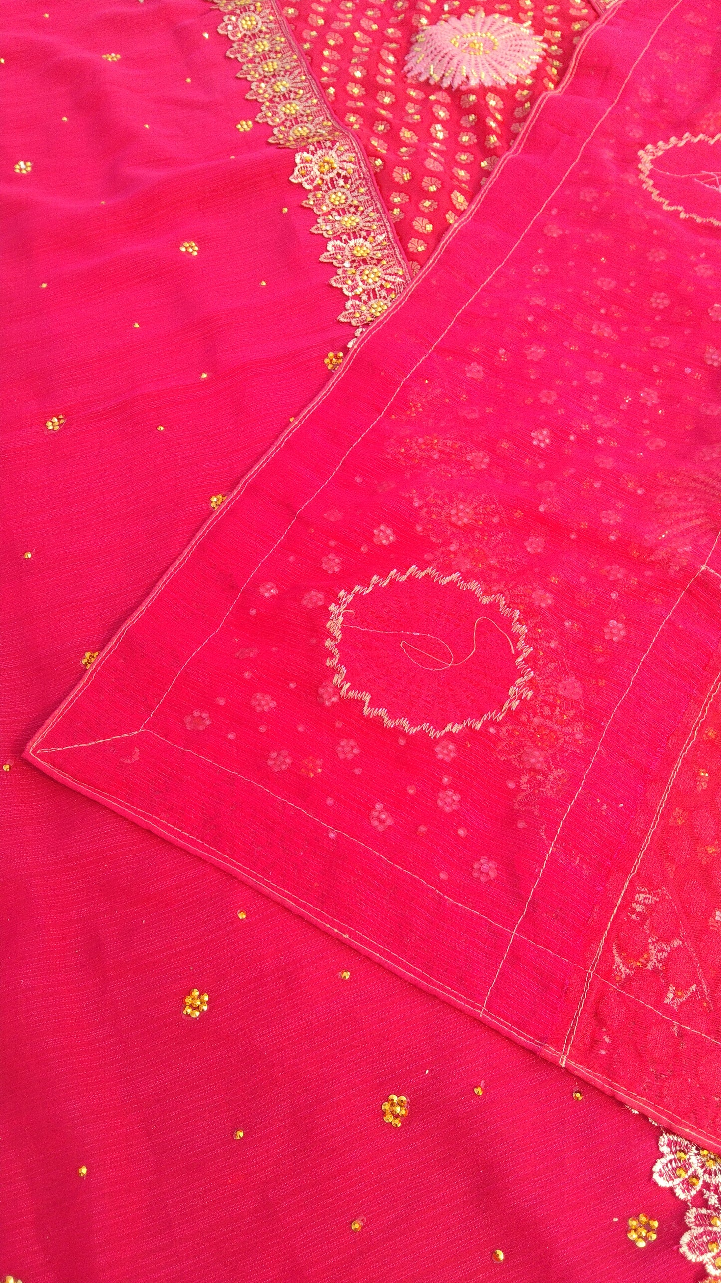 Pure Gorgeet chit pallu fancy broder saree