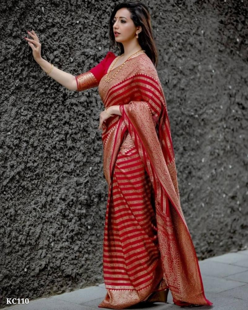 Ab. BEAUTIFUL RICH PALLU & JACQUARD WORK ON ALL OVER THE SAREE.