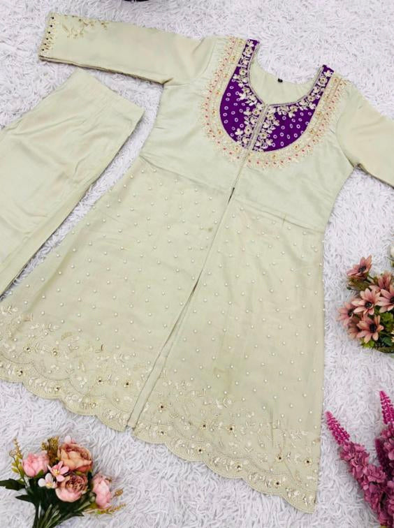 Trendy & Comfortable Cord Set