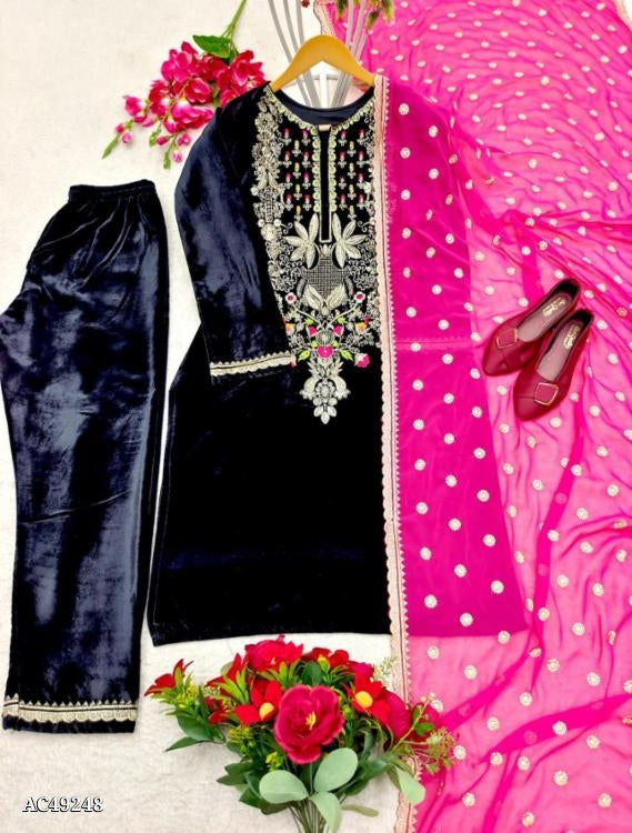 Suit. Heavy Pure *9thoujent Viscous Velvet  With Fency Embroidery Work With Full-Sleevs