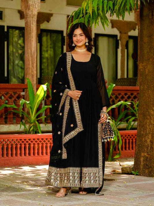 gown,dupatta,with poket batwa